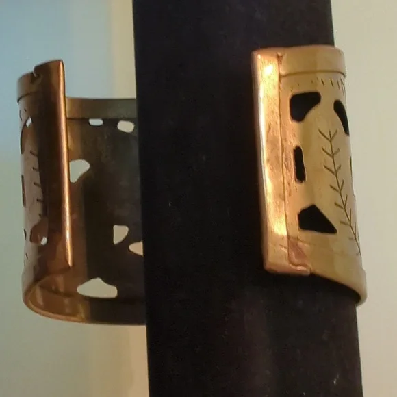 Elephant cuff - Picture 2 of 2